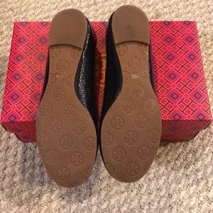 Tory Burch Reva Patent Navy Flats Size 7.5